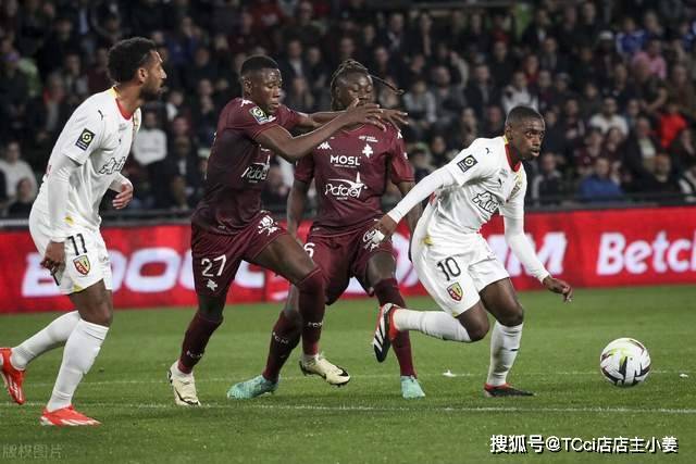 费内巴切即将官宣什克租借加盟 巴黎承担部分薪水